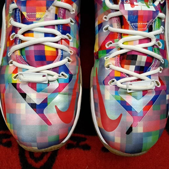 Athletic_Shoes